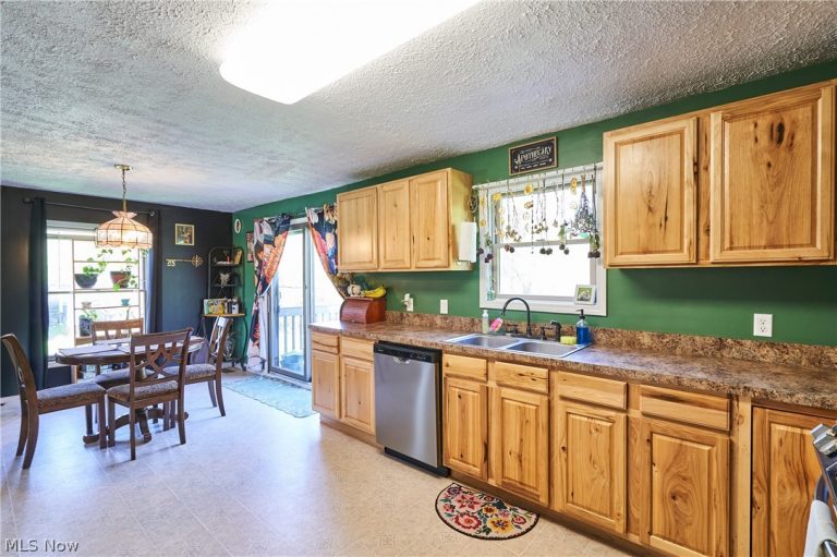 8742 Rohrer Road, Orrville, OH - Photo 4