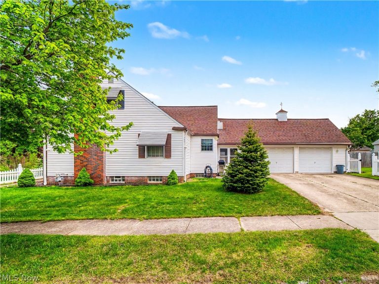 7393 Nethersole Drive, Middleburg Heights, OH - Photo 3