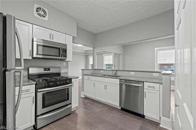 6812 Detroit Avenue #1, Cleveland, OH - Photo 8