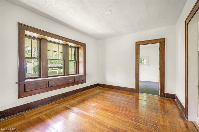 1390 Curtis Street, Akron, OH - Photo 8