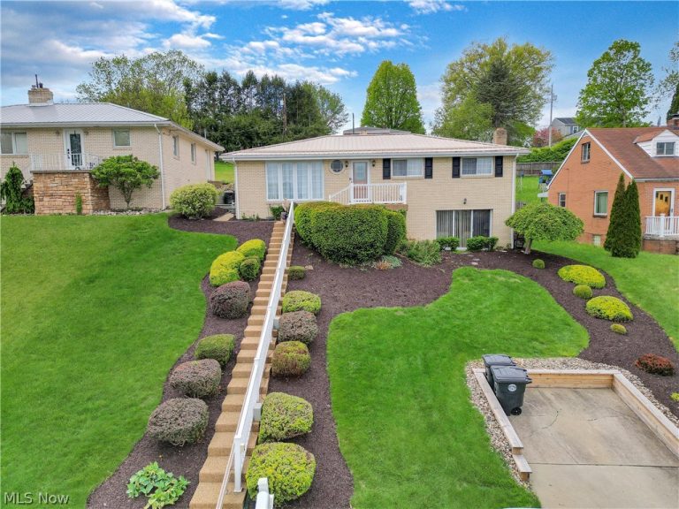 2711 Whitehaven Boulevard, Steubenville, OH, 43952