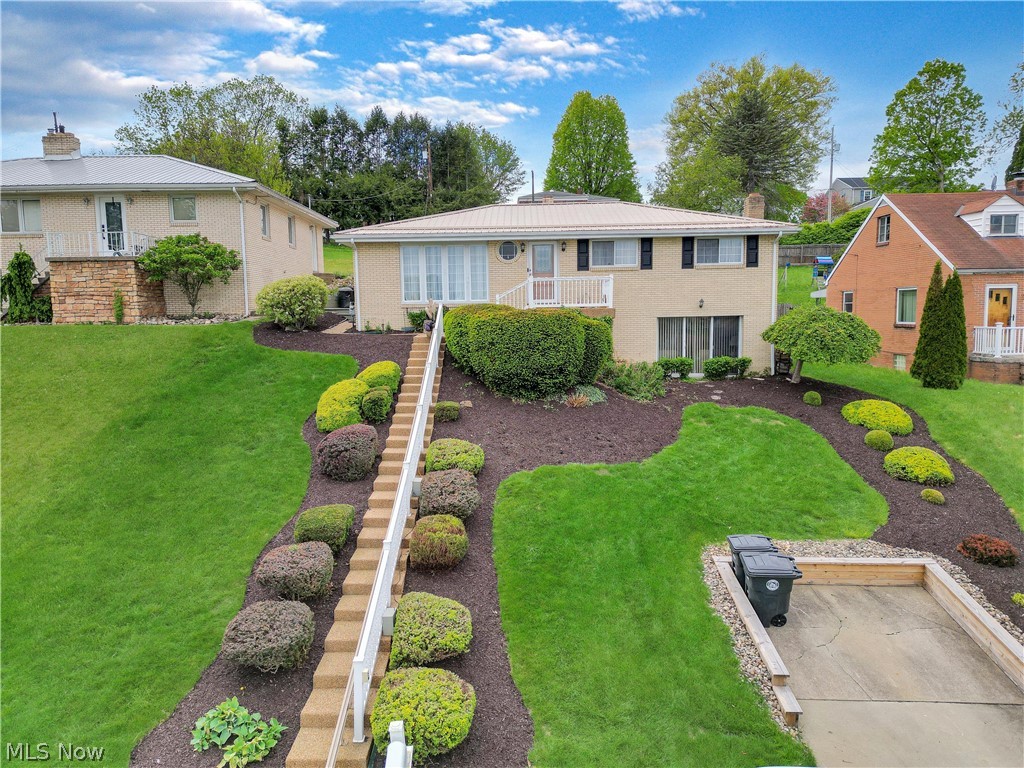 2711 Whitehaven Boulevard, Steubenville, OH