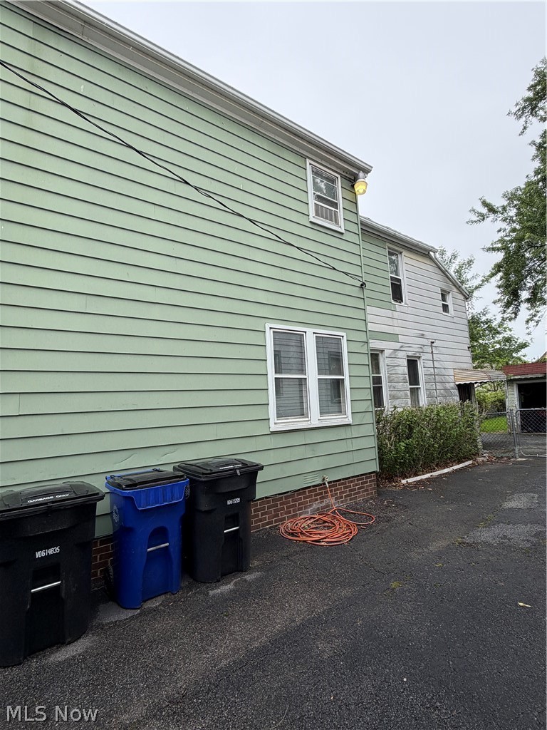 861 Whitcomb Road, Cleveland, OH - Photo 2