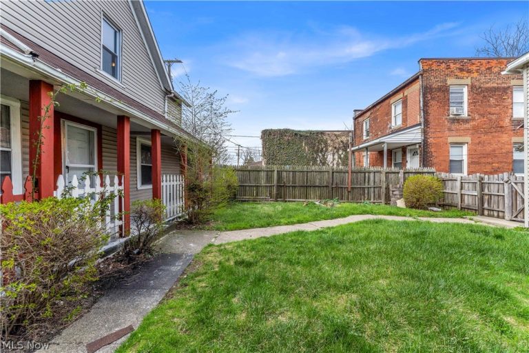 7945 Lorain Avenue #7947/Back House, Cleveland, OH - Photo 3