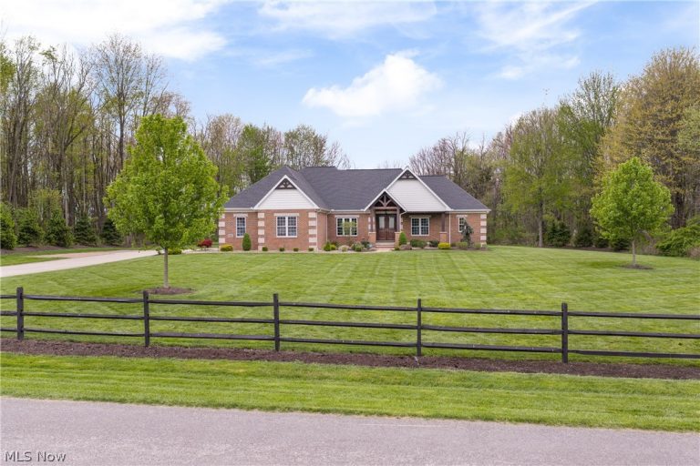 8622 Hunters Ridge Run, Wadsworth, OH - Photo 2