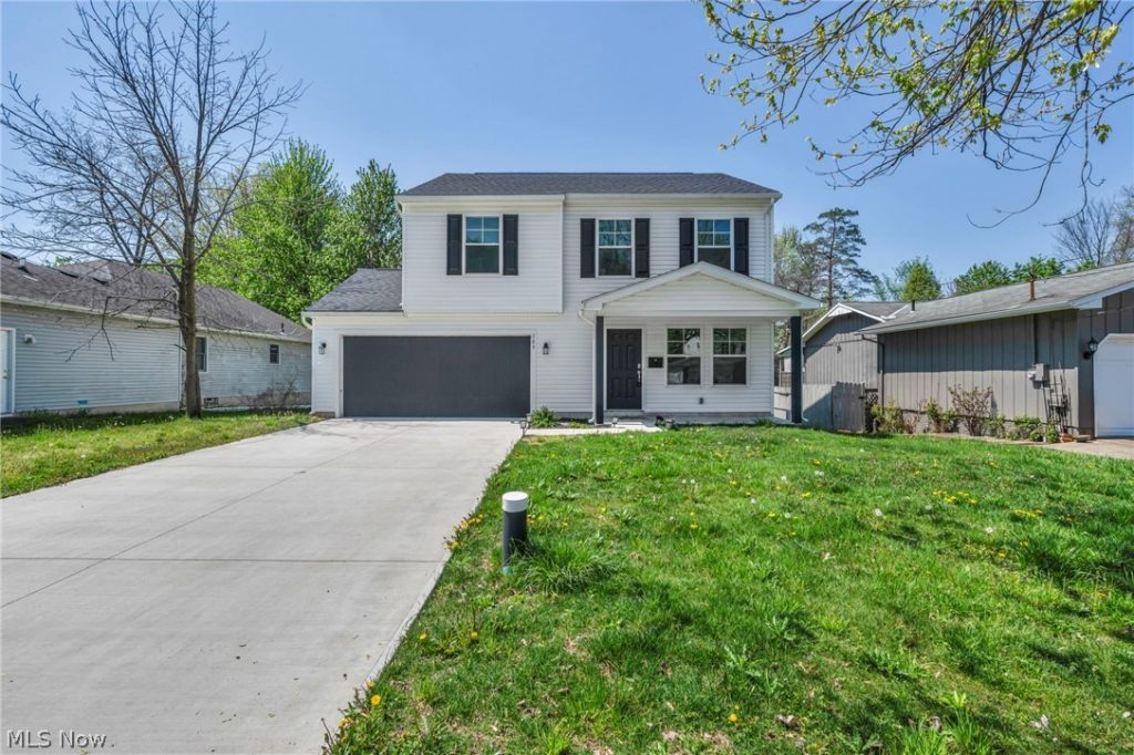 189 Alexander Drive, Elyria, OH
