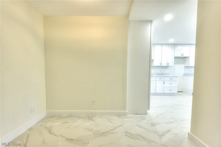 2 Bratenahl Place #2D, Bratenahl, OH - Photo 8