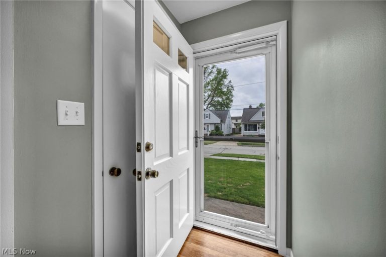 391 324th Street, Willowick, OH - Photo 3