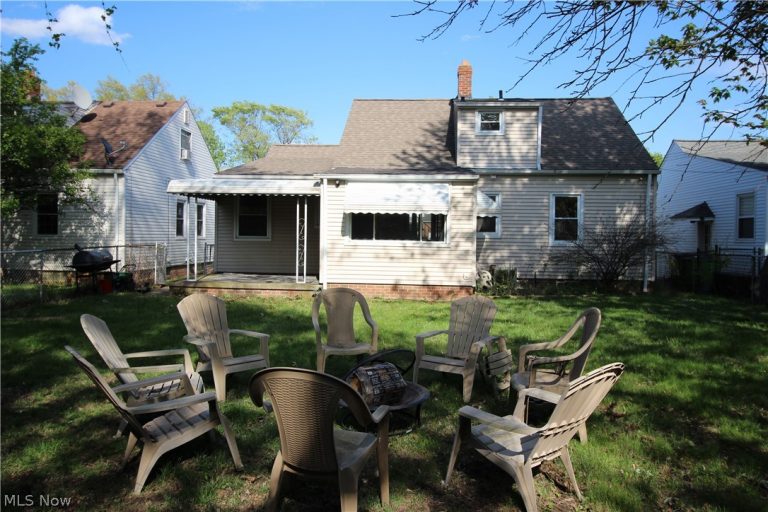 346 Walworth Avenue, Euclid, OH - Photo 2