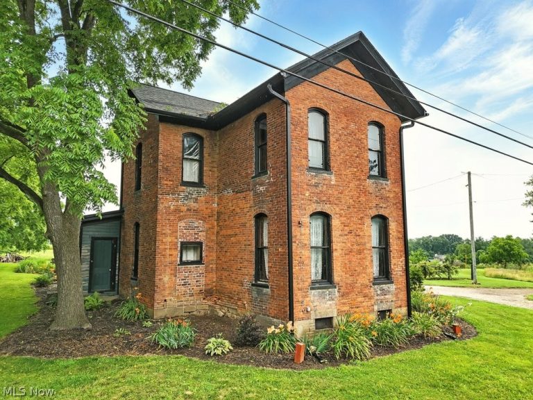 7298 Akron Road, Sterling, OH - Photo 2