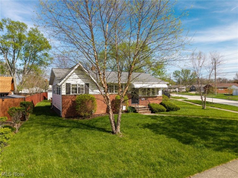 6115 Morrow Drive, Brook Park, OH - Photo 2