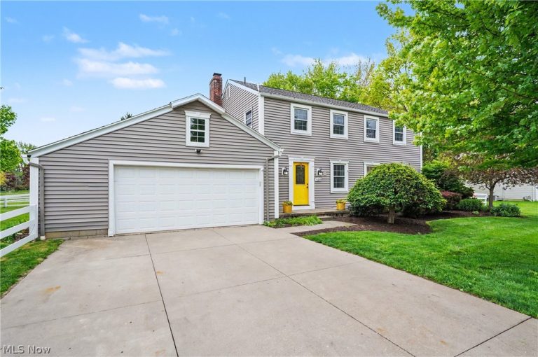 5819 Bradford Way, Hudson, OH - Photo 2