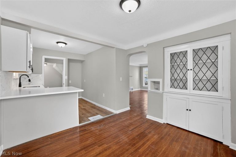 10204 Mccracken Boulevard, Garfield Heights, OH - Photo 4