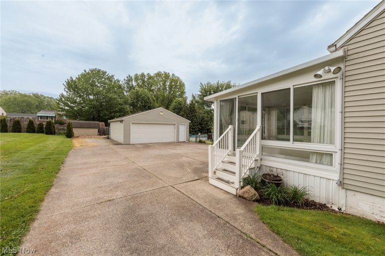 245 Westview Avenue, Wadsworth, OH - Photo 2