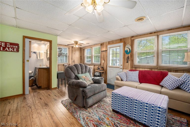 5755 Lake Road #6, Ashtabula, OH - Photo 4