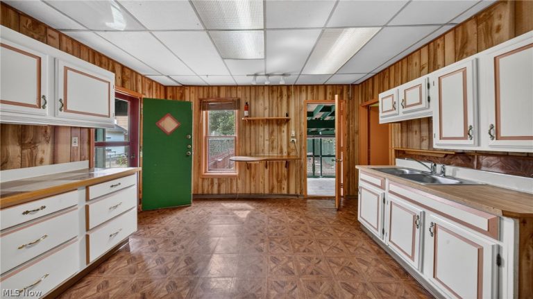 1320 87th Street, Cleveland, OH - Photo 4