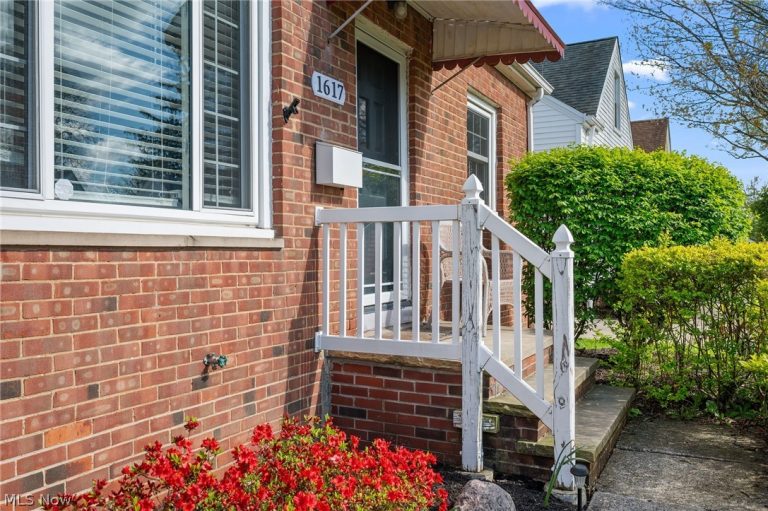 1617 Fruitland Avenue, Mayfield Heights, OH - Photo 3