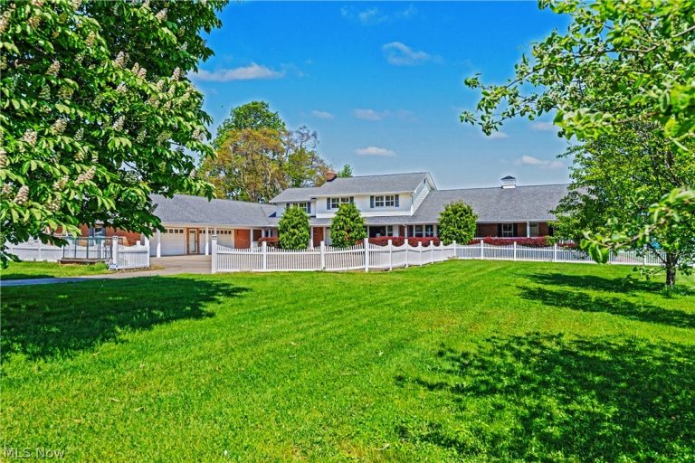 1300 Lake Road, Conneaut, OH - Photo 3