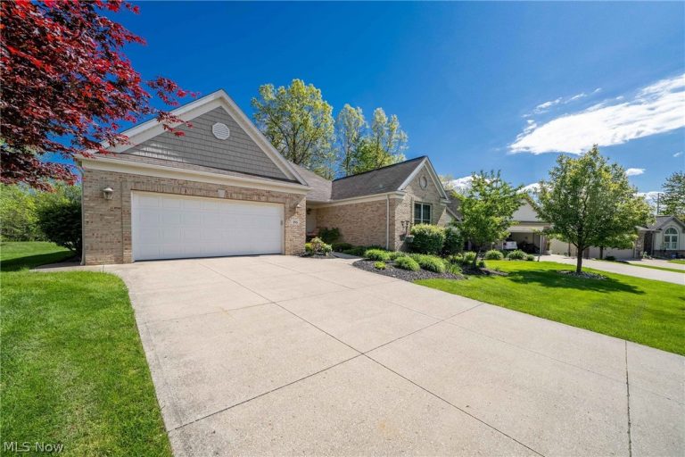 395 White Spruce Drive, Macedonia, OH - Photo 3