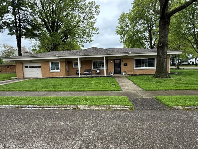 837 Oak Street, New Philadelphia, OH, 44663
