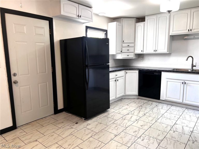 1798 Maplewood, Warren, OH - Photo 4