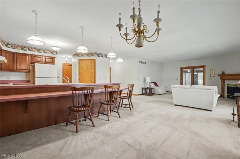 358 Tessa Place, Cortland, OH - Photo 4