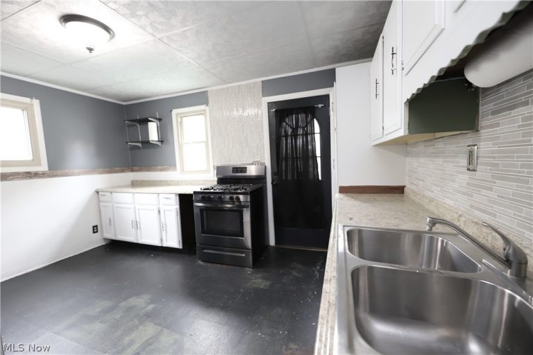12908 Shadyway Road, Garfield Heights, OH - Photo 8