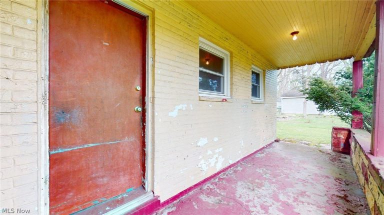 29999 Miles Road, Chagrin Falls, OH - Photo 3