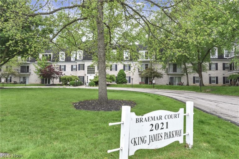 2021 King James Parkway #102, Westlake, OH - Photo 2