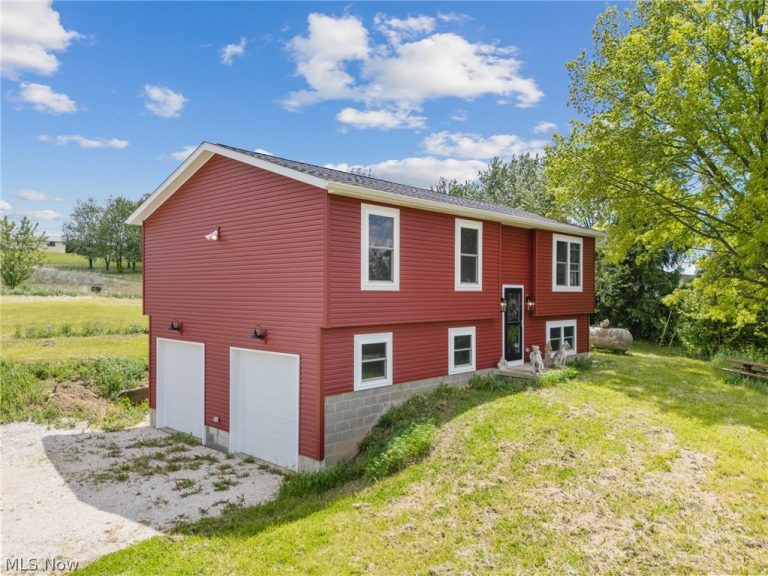 4588 Elyria Road, Shreve, OH - Photo 2