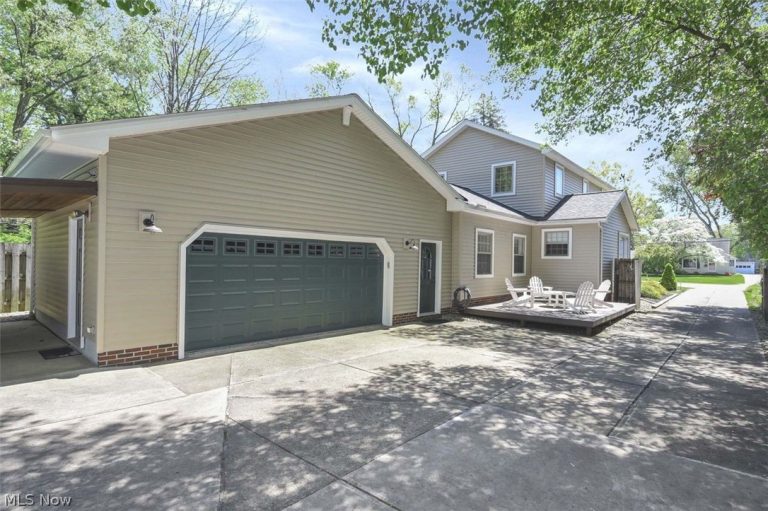 24164 Smith Avenue, Westlake, OH - Photo 5
