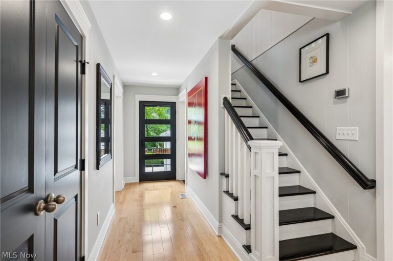 21099 Shelburne Road, Shaker Heights, OH - Photo 2