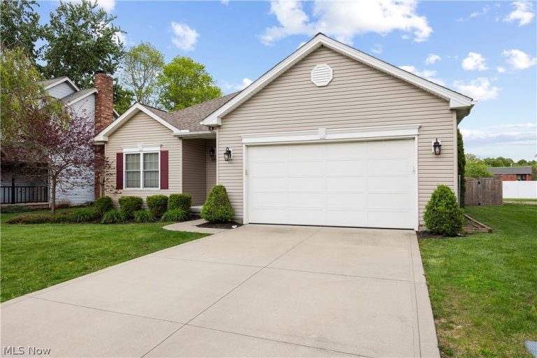 107 Loyola Drive, Elyria, OH - Photo 2