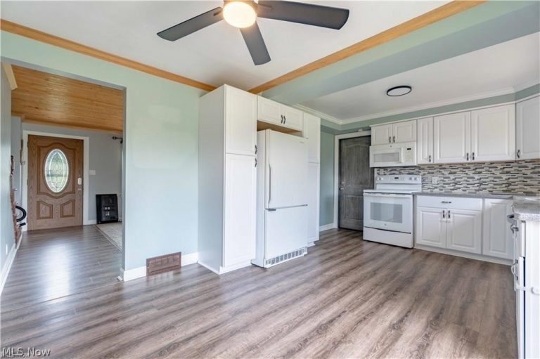 1311 High Street, Louisville, OH - Photo 8
