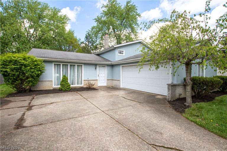 3903 Skyview Drive, Brunswick, OH - Photo 2