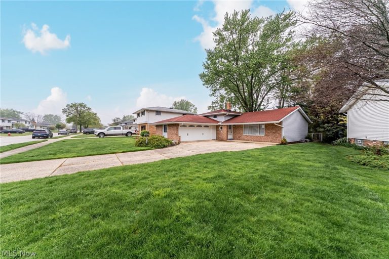 21298 Nottingham Drive, Cleveland, OH - Photo 5