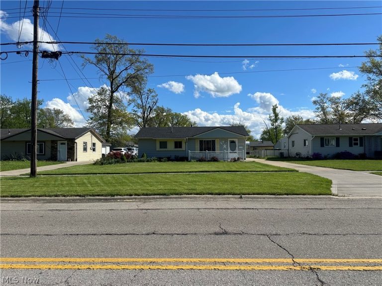 2014 Homewood Drive, Lorain, OH - Photo 3