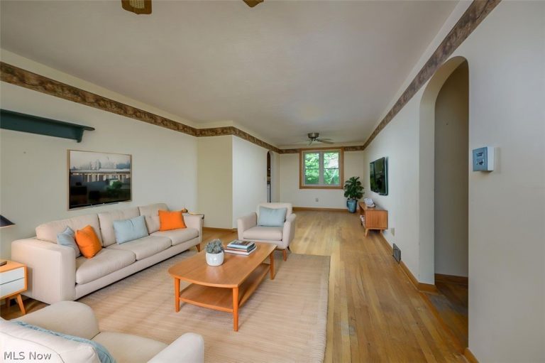 905 Pineview Avenue, North Canton, OH - Photo 8