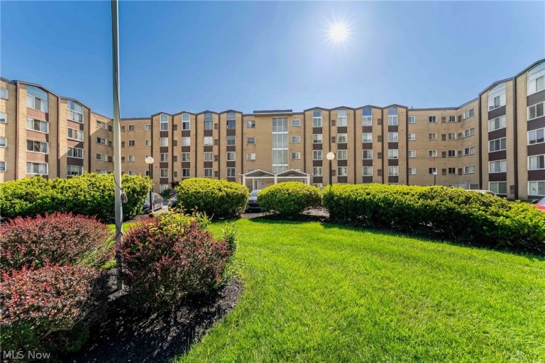 25735 Lorain Road #513, North Olmsted, OH, 44070
