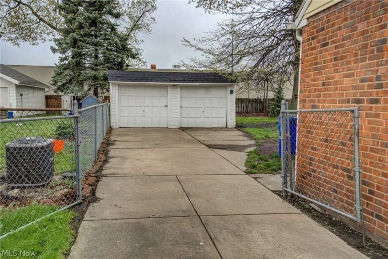 4706 158th Street, Cleveland, OH - Photo 8