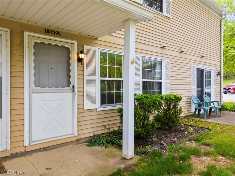 13622 Oakbrook Drive #3622, North Royalton, OH - Photo 4