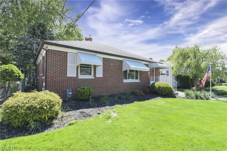 6483 Fernhurst Avenue, Parma Heights, OH - Photo 3