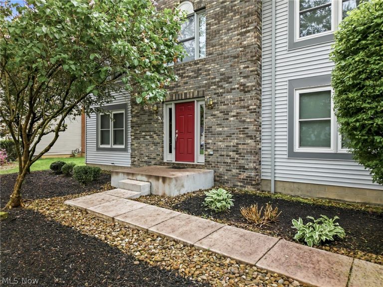 1178 Logan Woods Drive, Hubbard, OH, 44425
