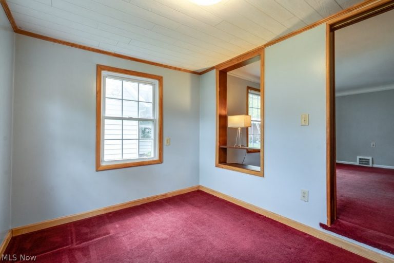 7086 MacKenzie Road, Olmsted Twp, OH - Photo 4