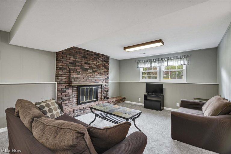 8345 Celianna Drive, Strongsville, OH - Photo 4