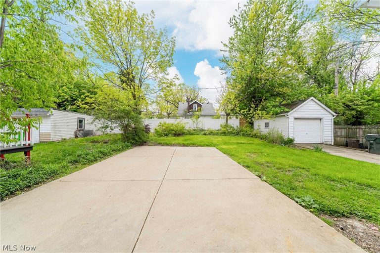 20180 Hillcrest Drive, Euclid, OH - Photo 8