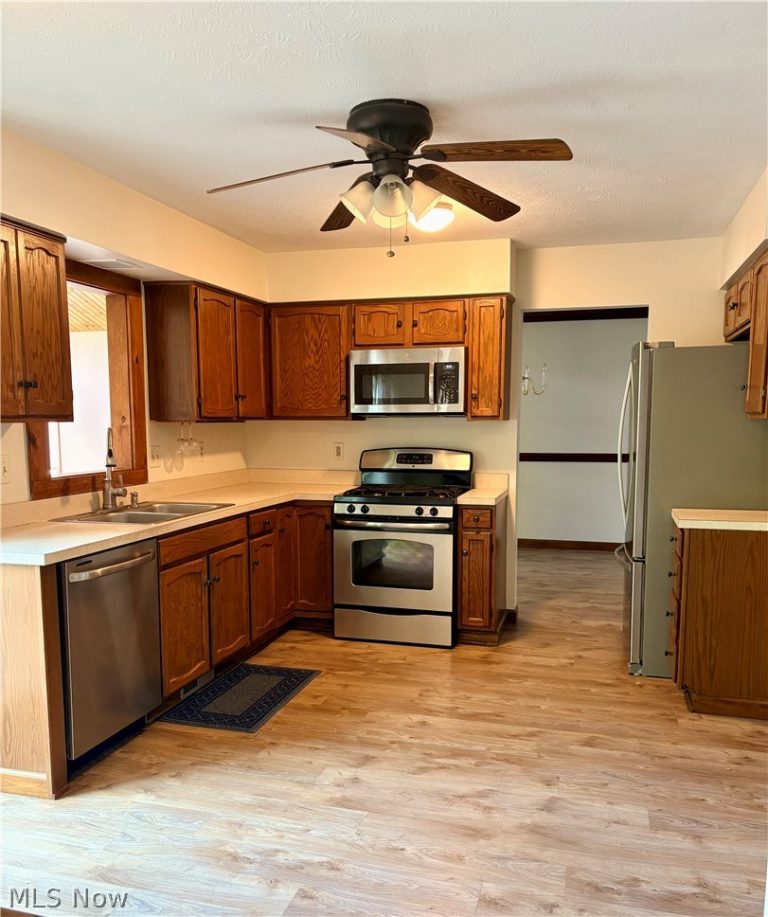 1154 Waterbury Drive, Medina, OH - Photo 3