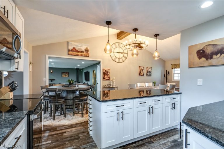 12905 Cherry Lane, Chesterland, OH - Photo 6