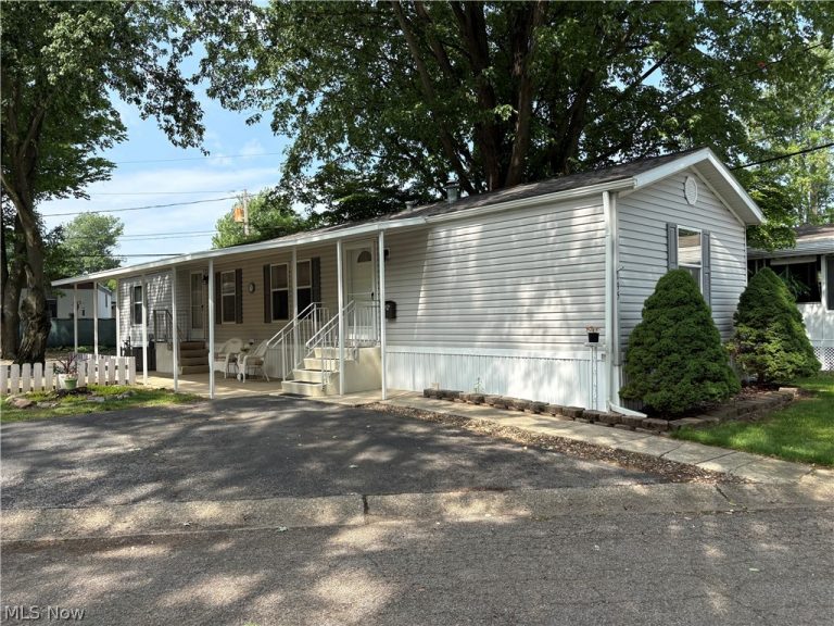 195 Spruce Lane, Mentor, OH - Photo 4