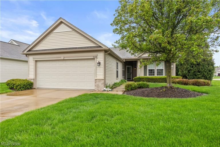 9428 Drury Way, North Ridgeville, OH - Photo 2